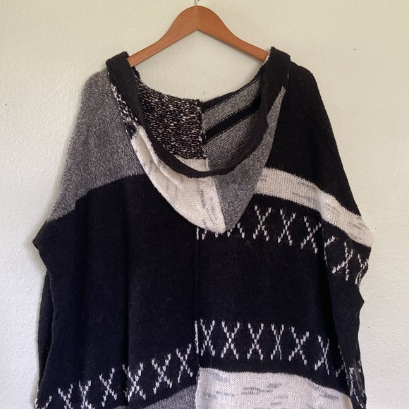 Free People Solstice Spirit Embellished Poncho Knit Alpaca Blend Women’s M/L - Picture 13 of 16